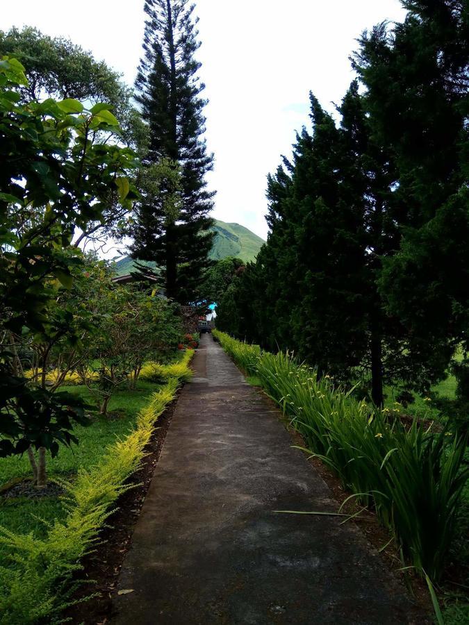 Alamanda Lokon Resort Tomohon Bagian luar foto